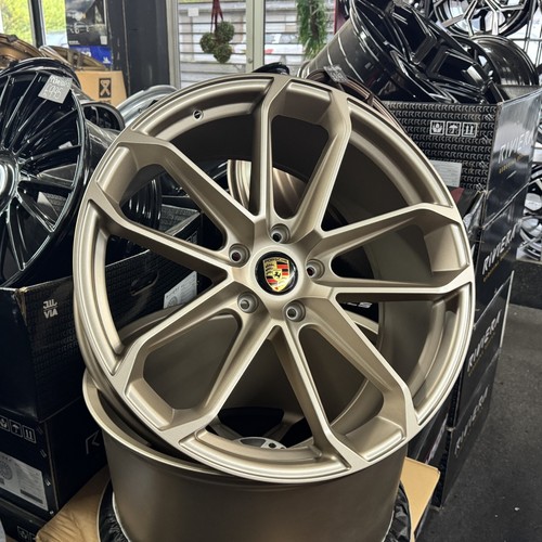 Display porsche - 22”,